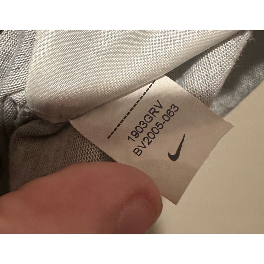 Nike Dri-Fit Kids T-Shirt Size Small - Grey - Picture 4 of 5